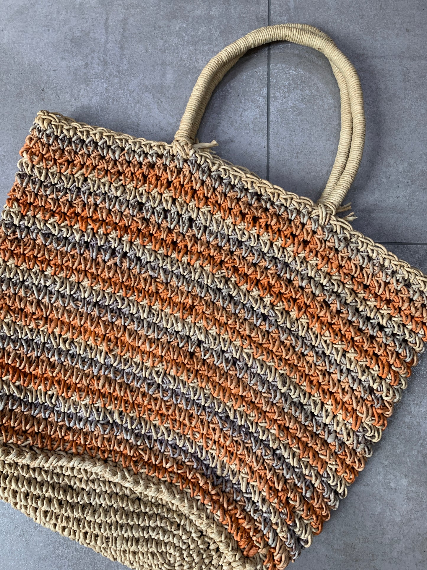 Geknüpfte Tasche