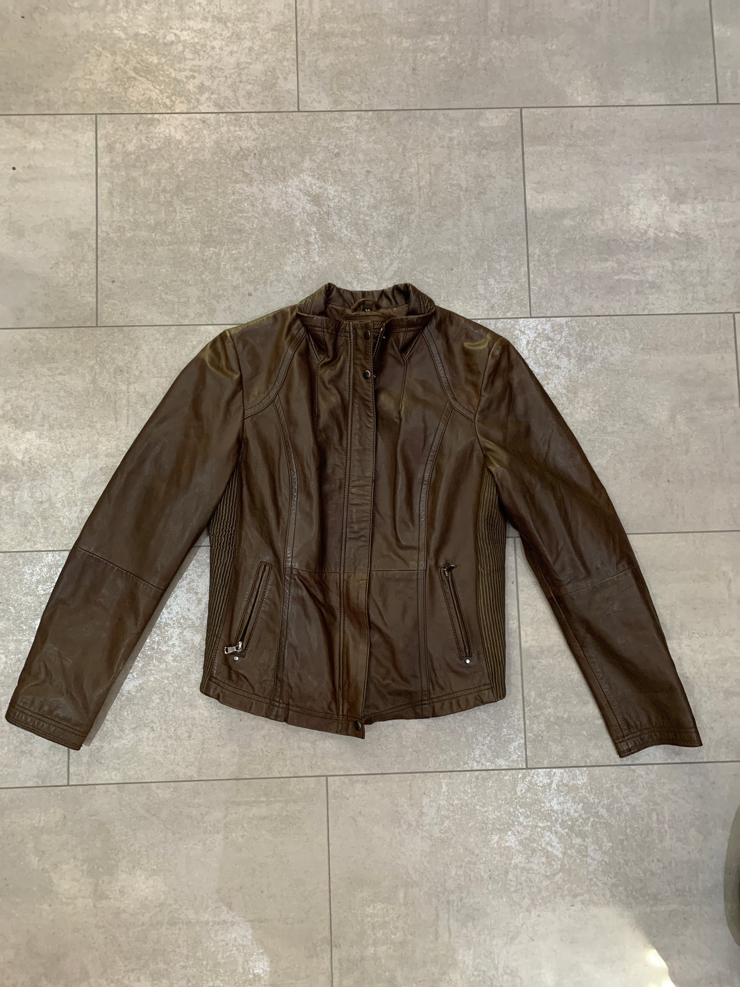 Dunkle Braune taillierte Lederjacke M