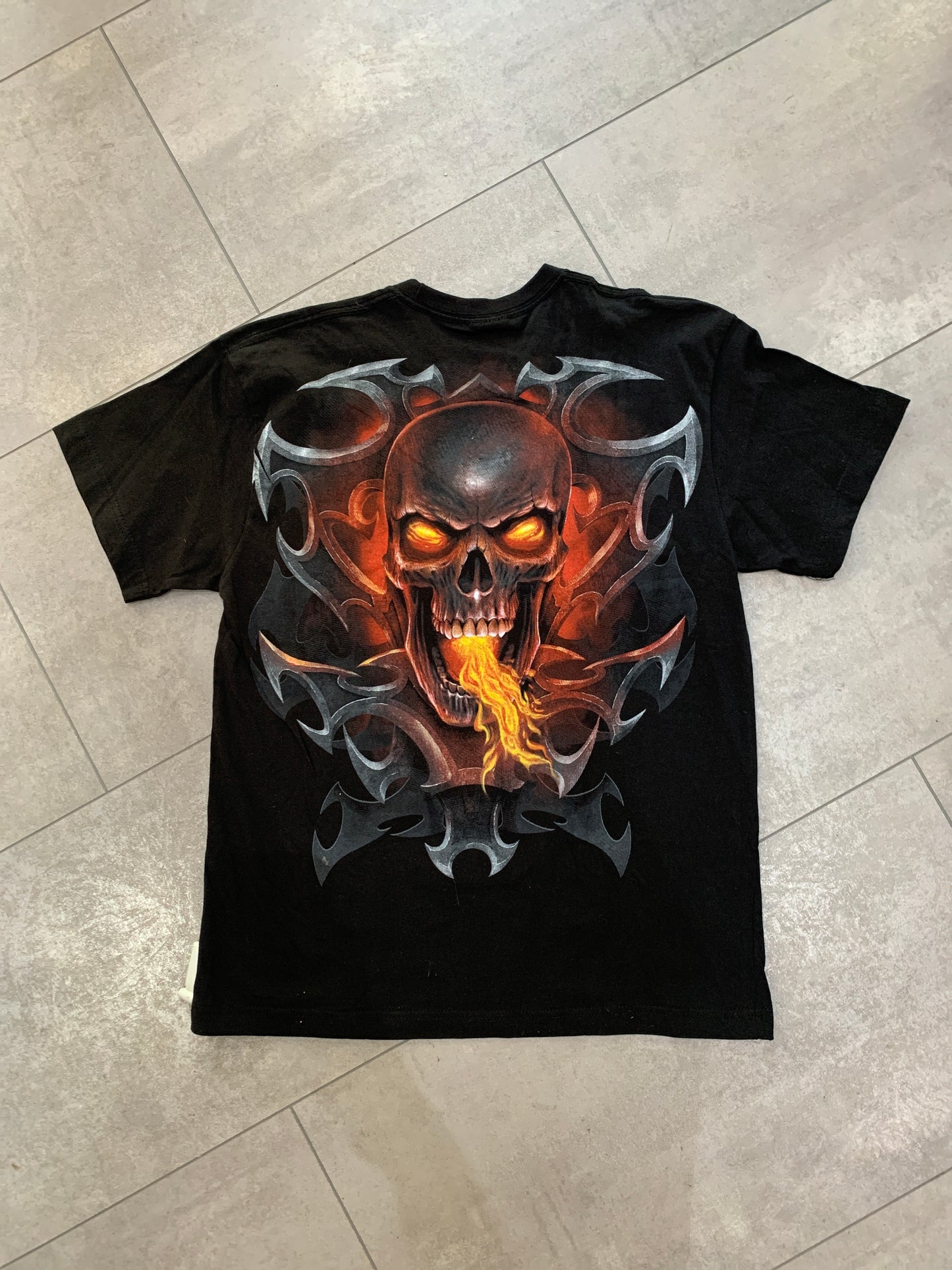 Spiral schwarzes Drachen T-shirt S