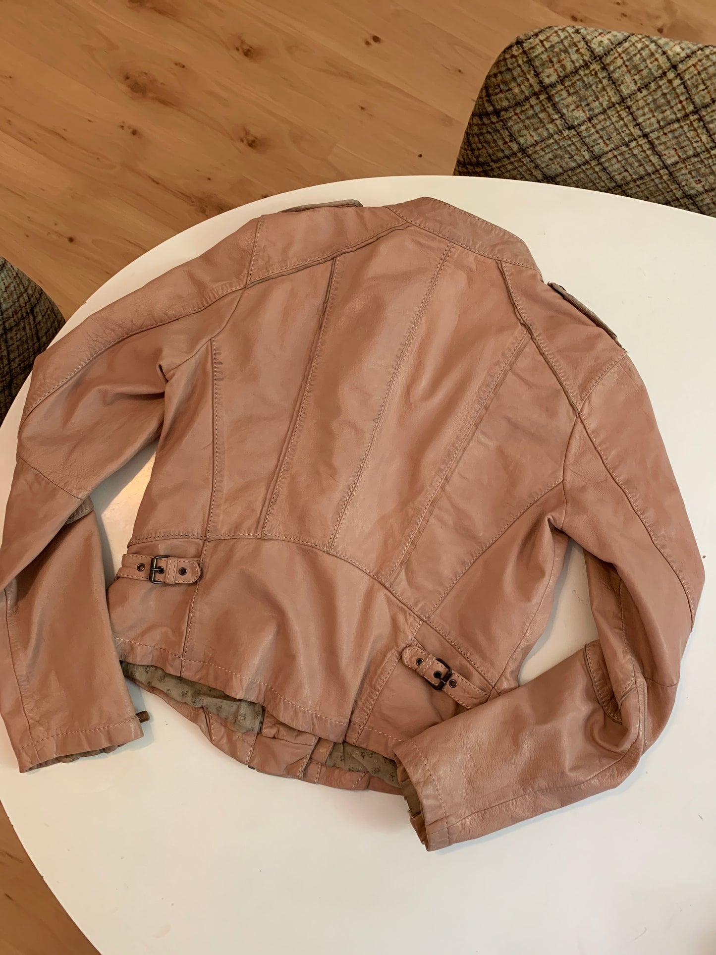 Rosa Lederjacke tailliert S