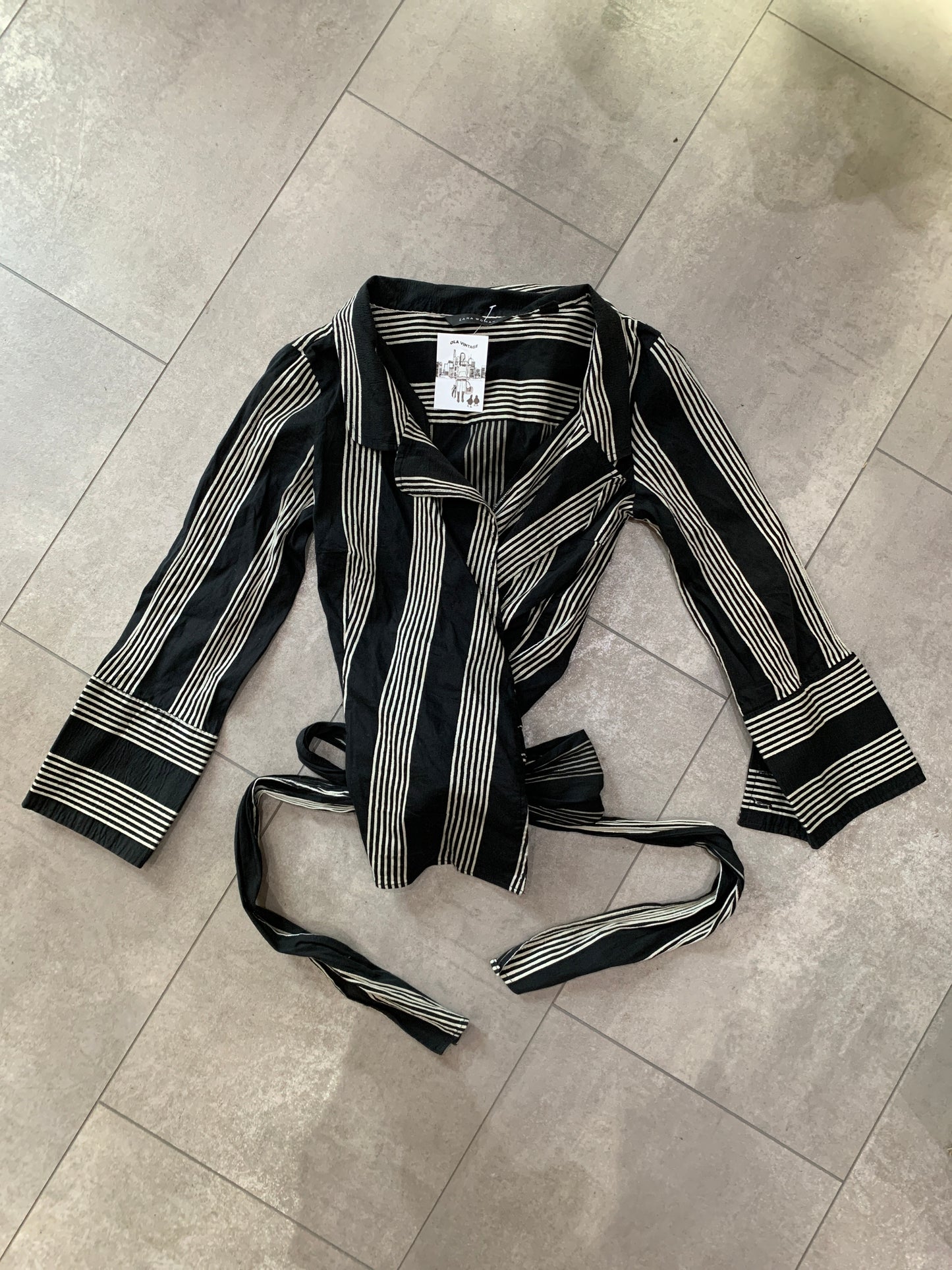 Zara gestreifte Wickelbluse