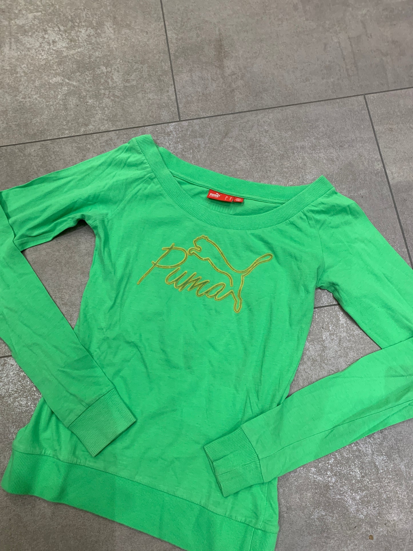 Puma grüner Longsleeve XS