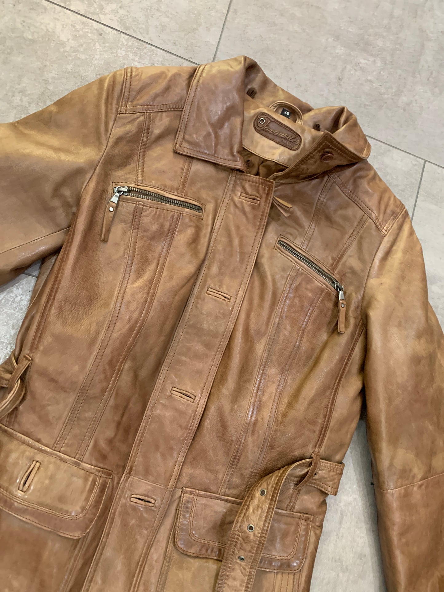 Braune Lederjacke mit Gürtel M