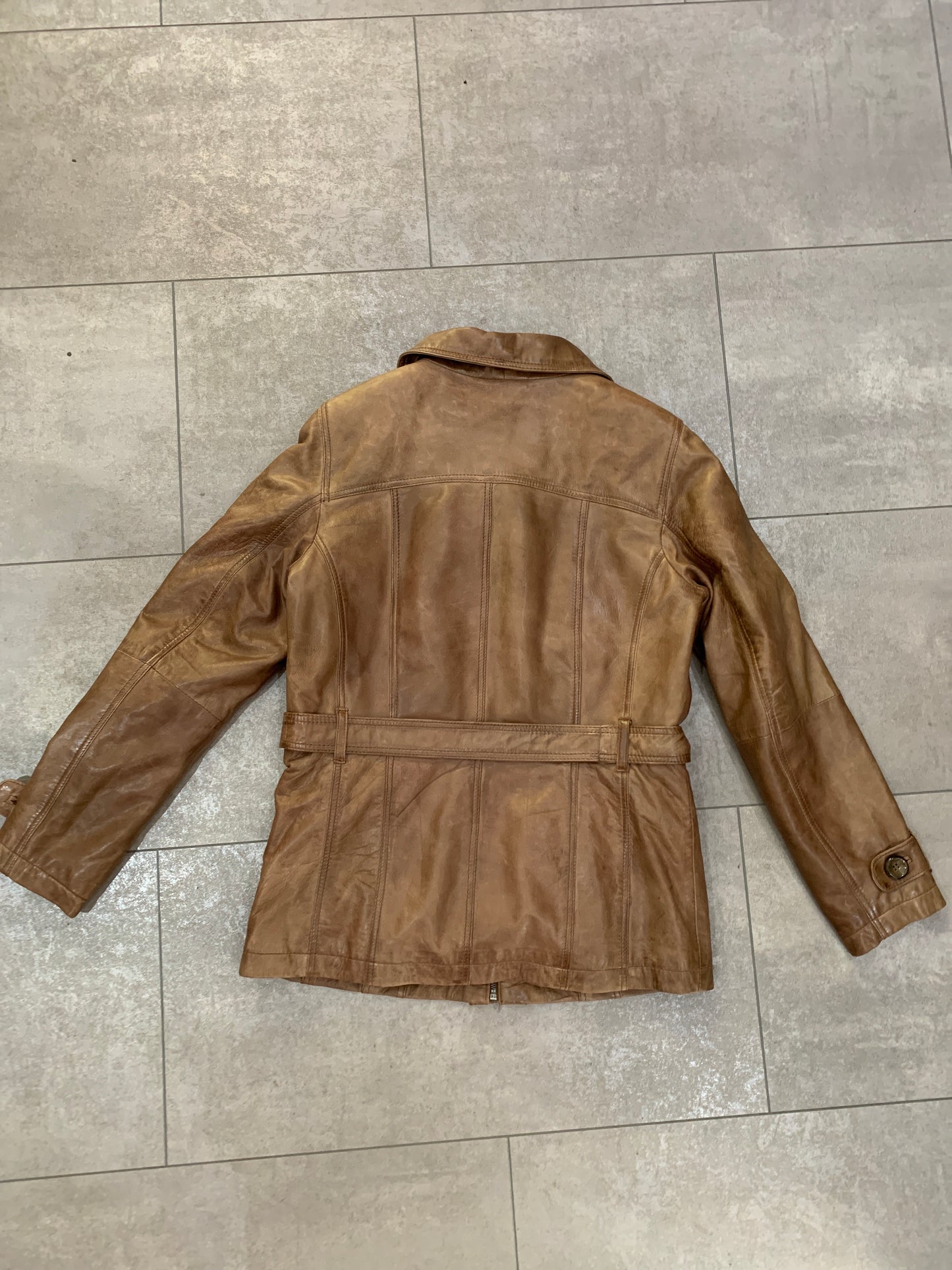 Braune Lederjacke mit Gürtel M