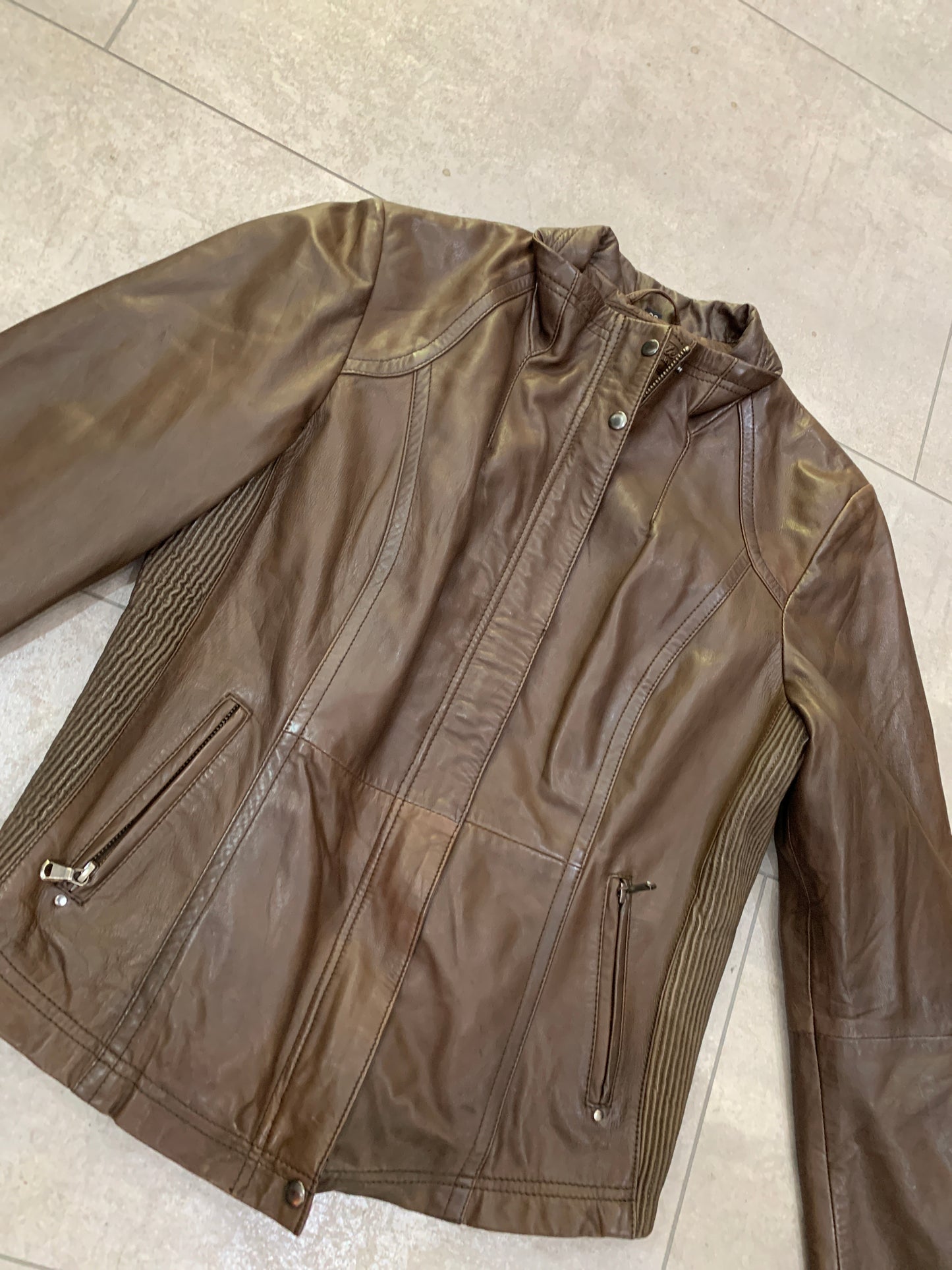 Dunkle Braune taillierte Lederjacke M