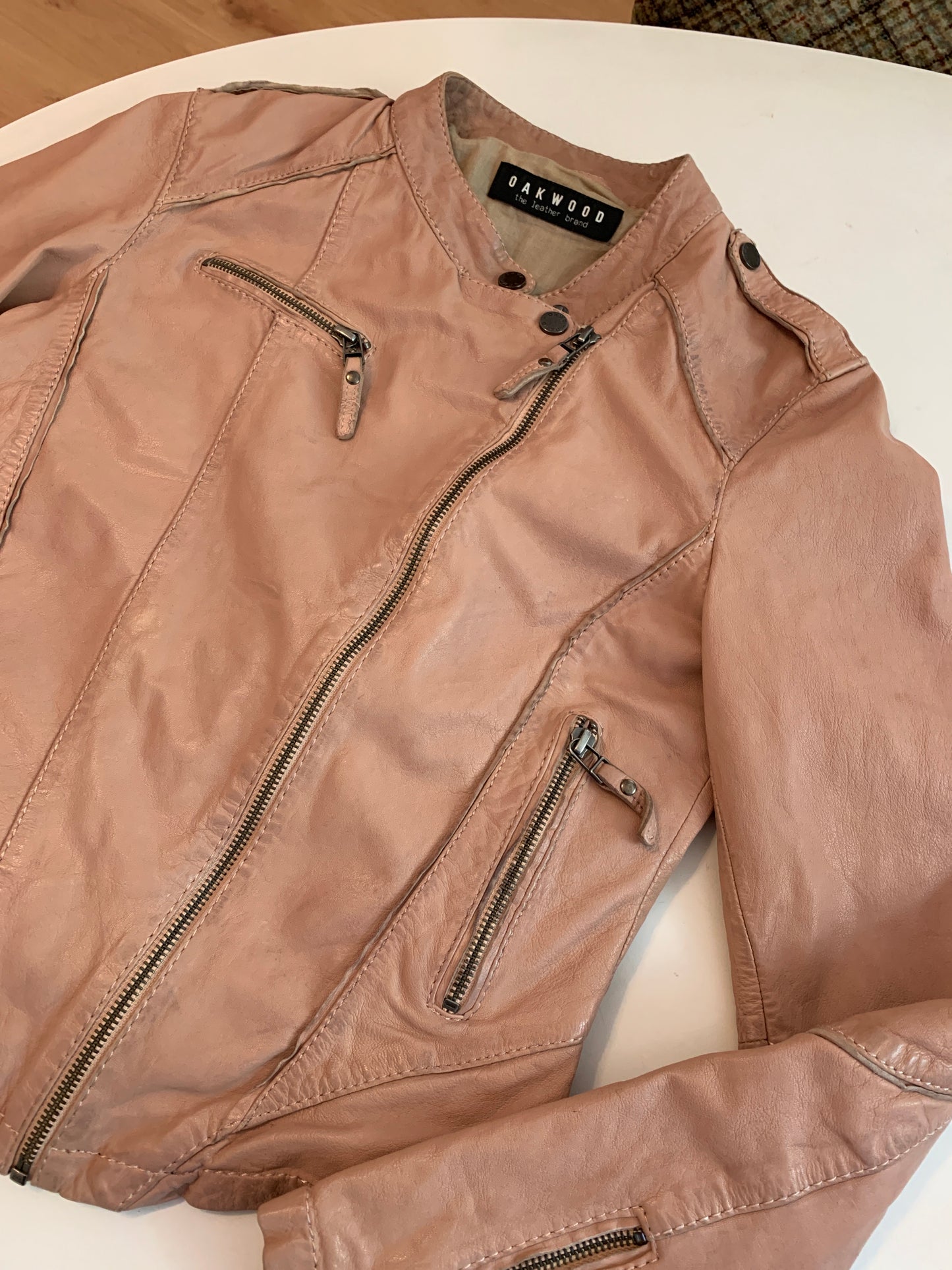 Rosa Lederjacke tailliert S