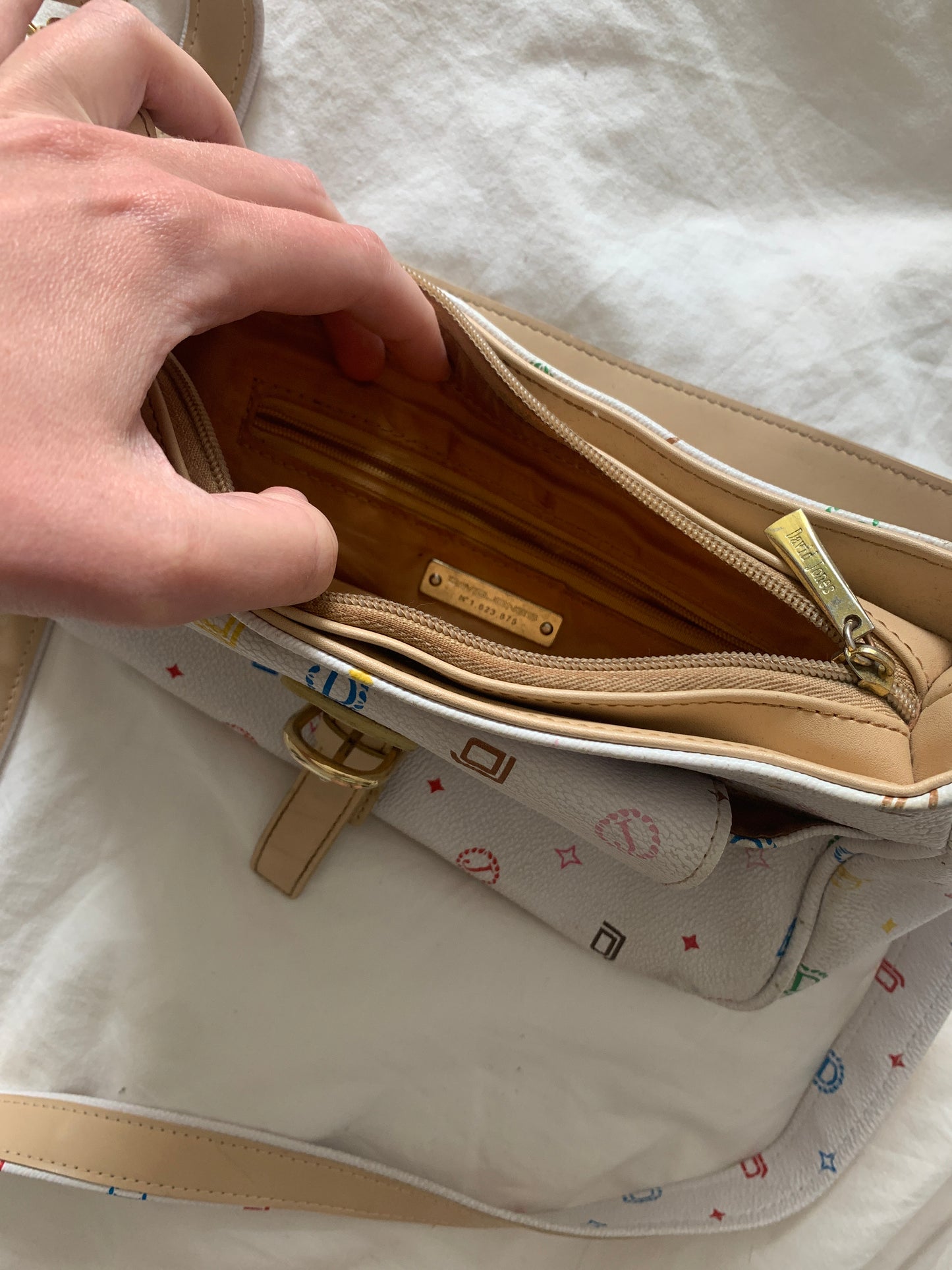 Kleine weiße Tasche