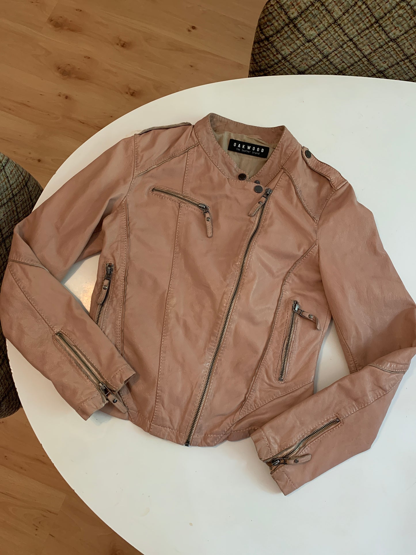 Rosa Lederjacke tailliert S